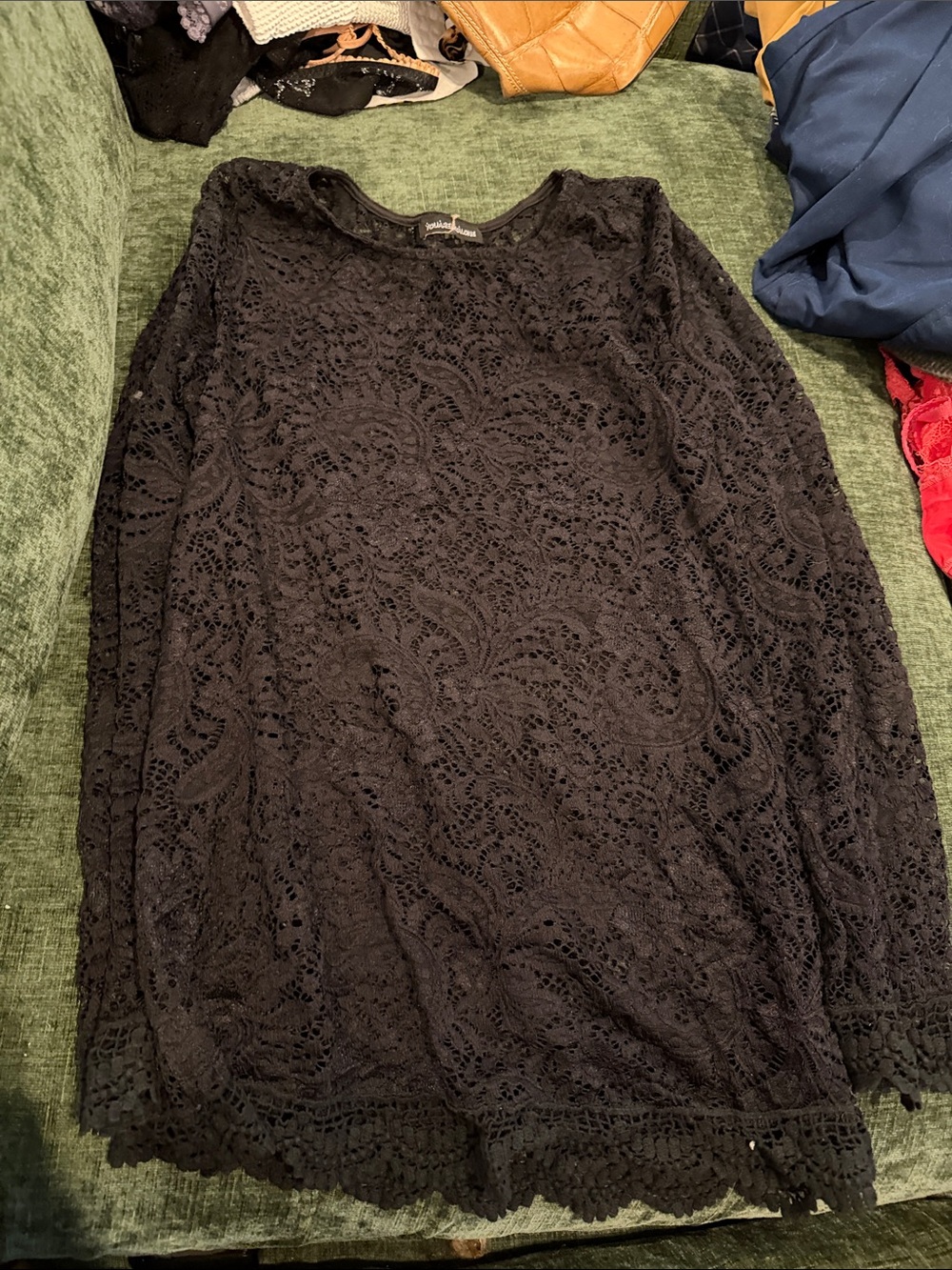 Women's Black Lace Long-Sleeve Tee